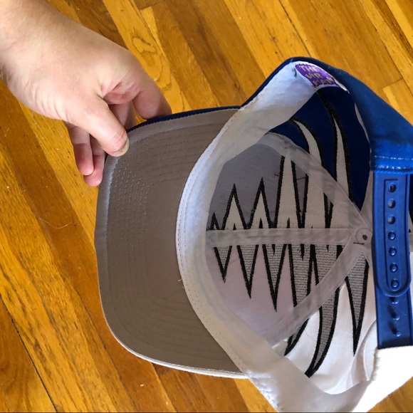 Customizable SnapBack hat - Picture 5 of 7